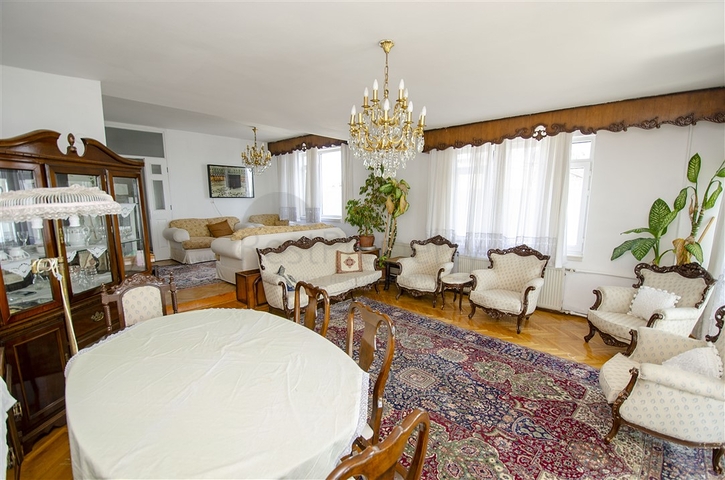 شقة 3 + 1 تطل على البحر الأبيض المتوسط في أنطاليا