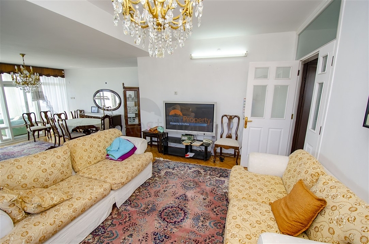 شقة 3 + 1 تطل على البحر الأبيض المتوسط في أنطاليا