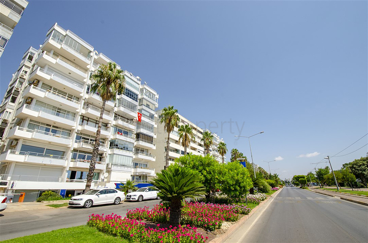 شقة 3 + 1 تطل على البحر الأبيض المتوسط في أنطاليا