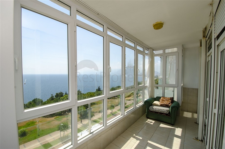 شقة 3 + 1 تطل على البحر الأبيض المتوسط في أنطاليا