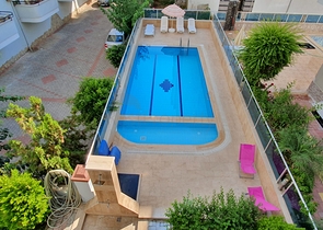 شقة غرفتين وصالة ضمن مجمع سكني في مهموتلار / الانيا 