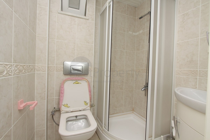 شقة من تصميم غرفتين وصالة - مفروشة - ضمن منطقة جيكجلي الهادئة / الانيا 