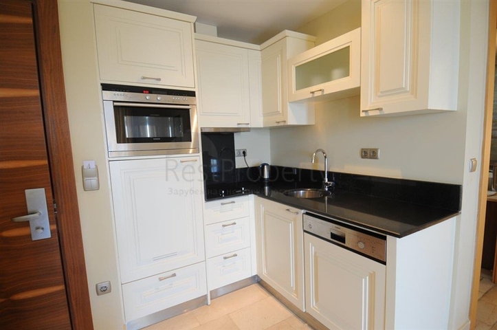 ضمن اشهر مجمعات الانيا - شقة مفروشة غرفتين وصالة 