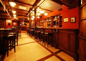 ضمن اشهر مجمعات الانيا - شقة مفروشة غرفتين وصالة 