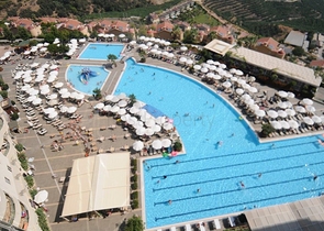 ضمن اشهر مجمعات الانيا - شقة مفروشة غرفتين وصالة 