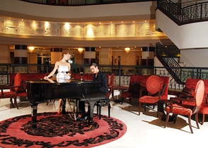 ضمن اشهر مجمعات الانيا - شقة مفروشة غرفتين وصالة 