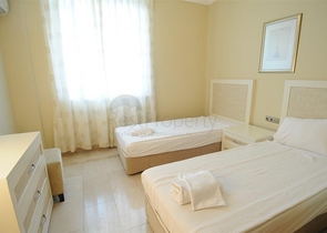 ضمن اشهر مجمعات الانيا - شقة مفروشة غرفتين وصالة 