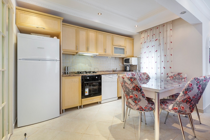 شقة تصميم غرفتين وصالة - مؤثثة - ضمن مجمع سكني في مهموتلار / الانيا 