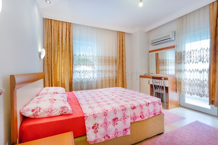 شقة تصميم غرفتين وصالة - مؤثثة - ضمن مجمع سكني في مهموتلار / الانيا 