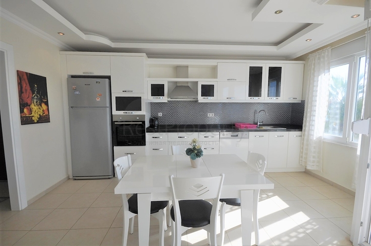 اطلالة بحر مباشرة - غرفتين وصالة ضمن مجمع سكني في كاستل / الانيا 