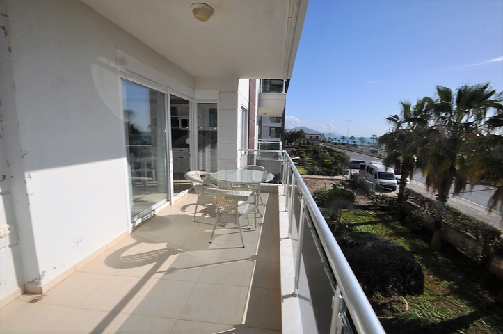 اطلالة بحر مباشرة - غرفتين وصالة ضمن مجمع سكني في كاستل / الانيا 