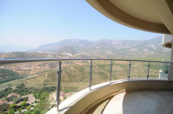 شقة غرفتين وصالة ضمن مجمع نطام فندقي في الانيا 