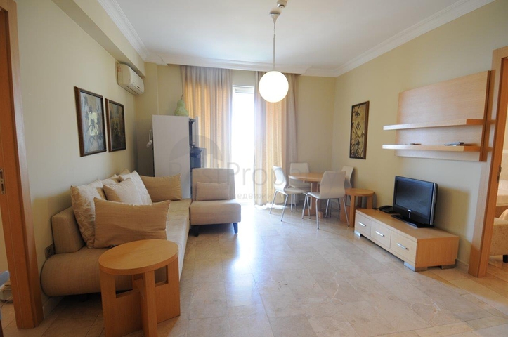 شقة غرفتين وصالة ضمن مجمع نطام فندقي في الانيا 