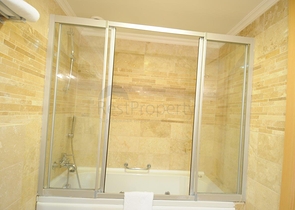 شقة غرفتين وصالة ضمن مجمع نطام فندقي في الانيا 