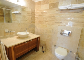 شقة غرفتين وصالة ضمن مجمع نطام فندقي في الانيا 