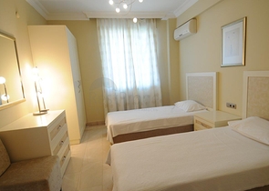 شقة غرفتين وصالة ضمن مجمع نطام فندقي في الانيا 