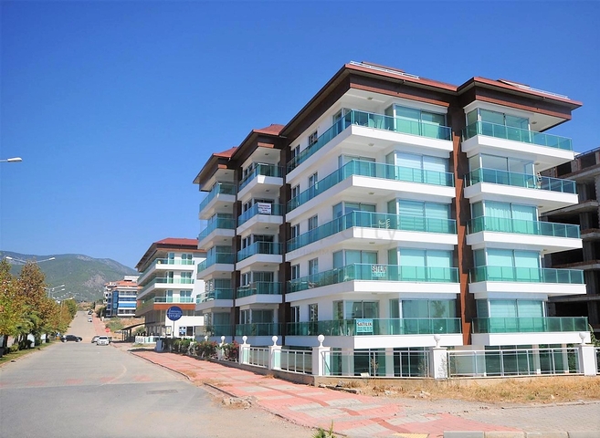 اول خط على البحر - شقة مفروشة غرفة وصالة في كاستل / الانيا 