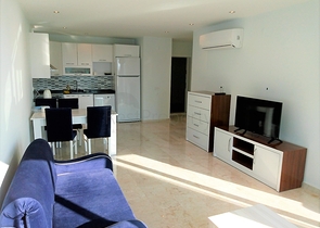 اول خط على البحر - شقة مفروشة غرفة وصالة في كاستل / الانيا 