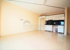 غرفة وصالة باطلالة بحرية في منطقة كاستل الراقية / الانيا 