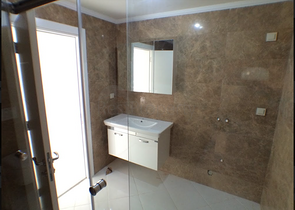 بناء كامل يصلح لان يكون شققاً فندقية من 15 غرفة في غورسو كونيالتي أنطاليا 200 م إلى البحر 