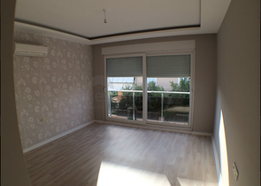 بناء كامل يصلح لان يكون شققاً فندقية من 15 غرفة في غورسو كونيالتي أنطاليا 200 م إلى البحر 