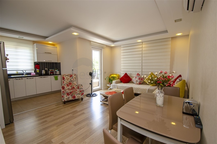 شقة 2 + 1 مع الأثاث 250 متر من البحر في أنطاليا  