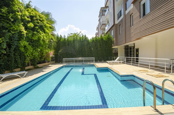 شقة 2 + 1 مع الأثاث 250 متر من البحر في أنطاليا  