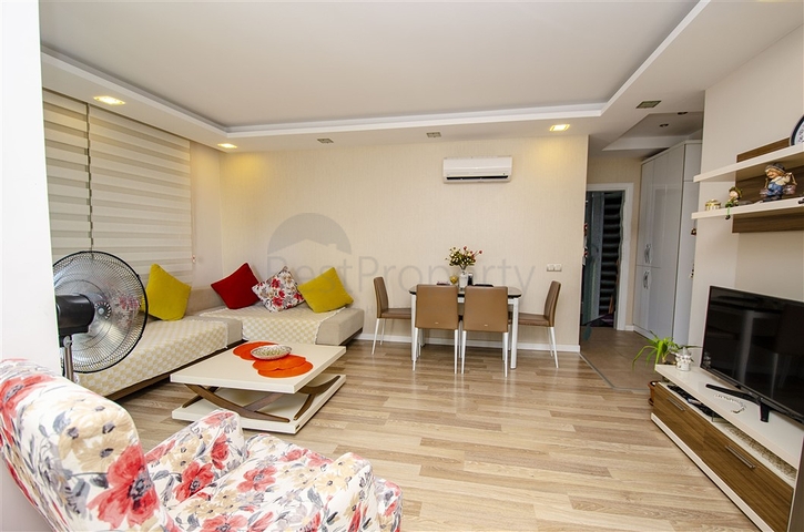 شقة 2 + 1 مع الأثاث 250 متر من البحر في أنطاليا  