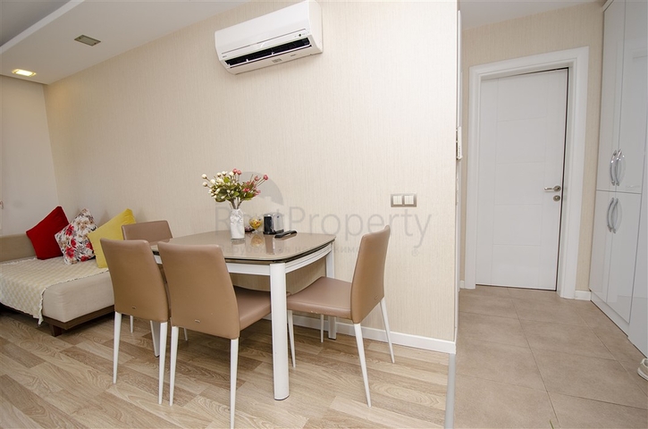 شقة 2 + 1 مع الأثاث 250 متر من البحر في أنطاليا  