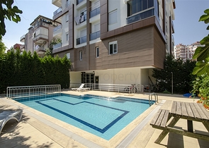 شقة 2 + 1 مع الأثاث 250 متر من البحر في أنطاليا  