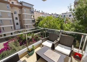 شقة 2 + 1 مع الأثاث 250 متر من البحر في أنطاليا  