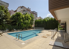 شقة 2 + 1 مع الأثاث 250 متر من البحر في أنطاليا  