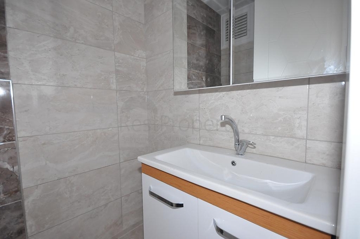 شقة غرفتين وصالة بمطبخ منفصل ضمن مجمع حديث في مهموتلار / الانيا 