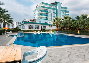 شقة غرفة وصالة ضمن مجمع سكني في مهموتلار / الانيا 