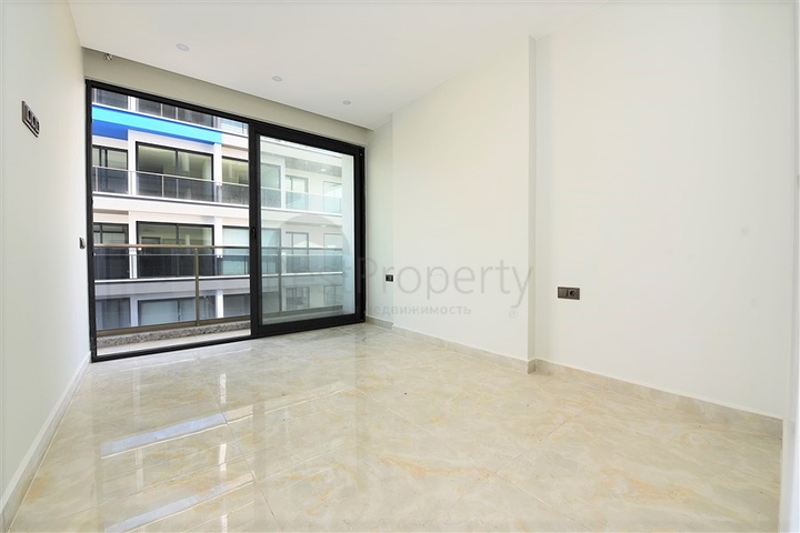 ضمن مجمع سكني خط اول على البحر - شقة غرفتين وصالة 