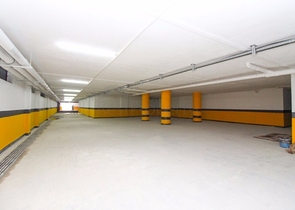 ضمن مجمع سكني خط اول على البحر - شقة غرفتين وصالة 