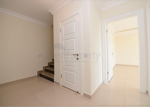 شقة دوبلكس ثلاث غرف نوم وصالة في مهموتلار / الانيا 