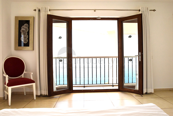 فيلات حصرية مطلة على البحر 5+1 في كالكان