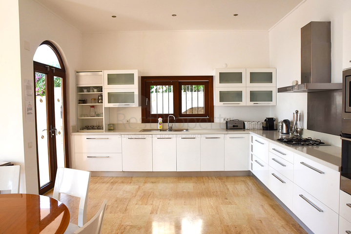 فيلات حصرية مطلة على البحر 5+1 في كالكان