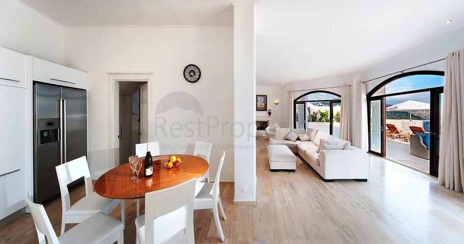 فيلات حصرية مطلة على البحر 5+1 في كالكان