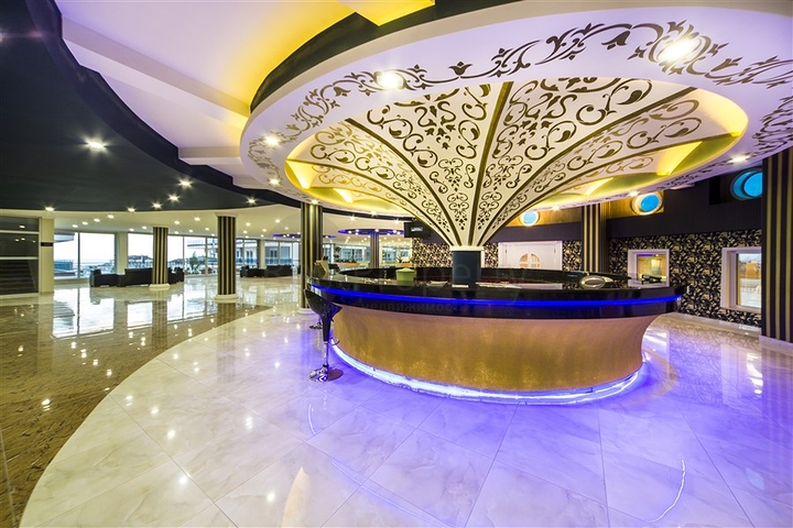 فيلا مع مسبح خاص في منطقة جيكجلي المركزية في الانيا 