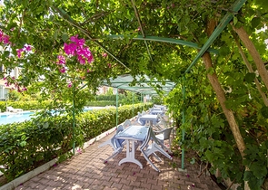 شقة بغرفة نوم واحدة مع مطبخ منفصل في كونيالتي اربسويو