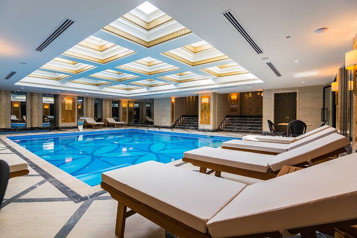 ضمن افخم مجمع سكني في الانيا - شقة غرفتين وصالة مفروشة - مركز الانيا 