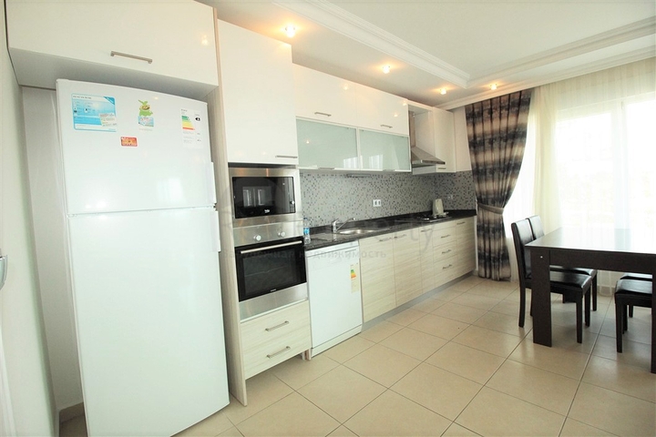 شقة غرفتين وصالة مفروشة ضمن مجمع سكني في جيكجلي / الانيا 