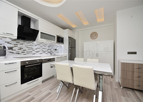 شقة غرفة وصالة مفروشة في مجمع حمس نجوم ضمن منطقة توسمور / الانيا 