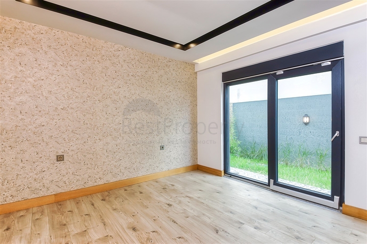 و1 + 4 الشقق في Arapsuya كونيالتي 500 متر إلى البحر  