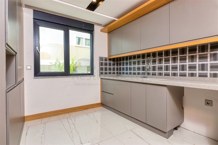 و1 + 4 الشقق في Arapsuya كونيالتي 500 متر إلى البحر  