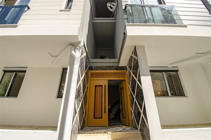 و1 + 4 الشقق في Arapsuya كونيالتي 500 متر إلى البحر  