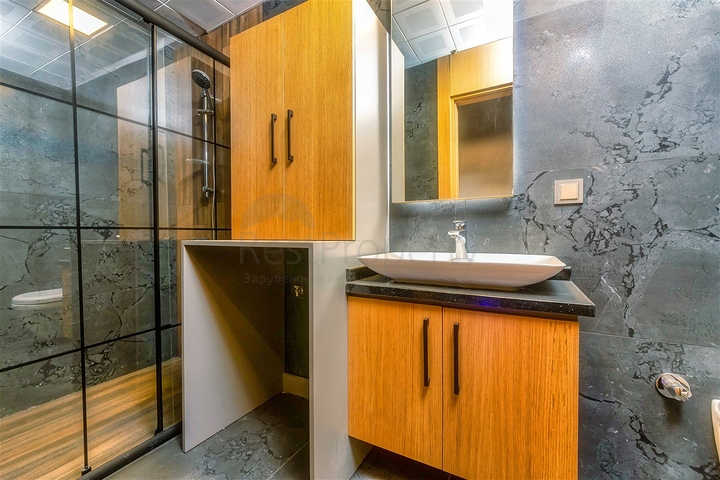 و1 + 4 الشقق في Arapsuya كونيالتي 500 متر إلى البحر  