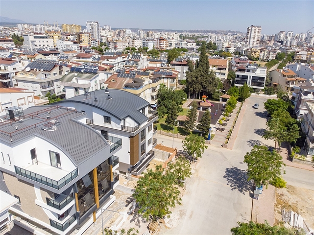 و1 + 4 الشقق في Arapsuya كونيالتي 500 متر إلى البحر  